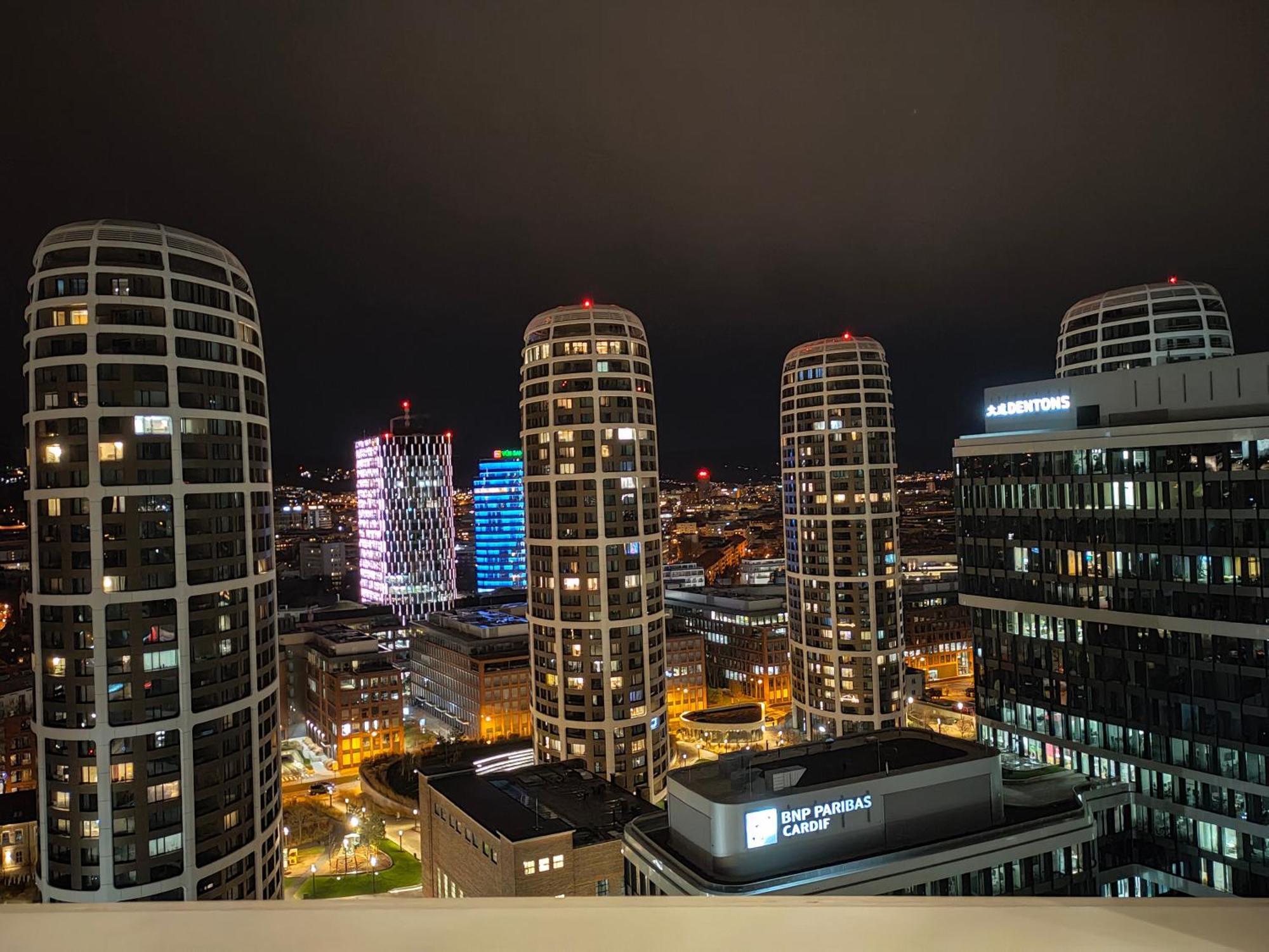 Sag Romantic 22 Floor Panorama City Free Parking Free Wifi ブラチスラヴァ エクステリア 写真